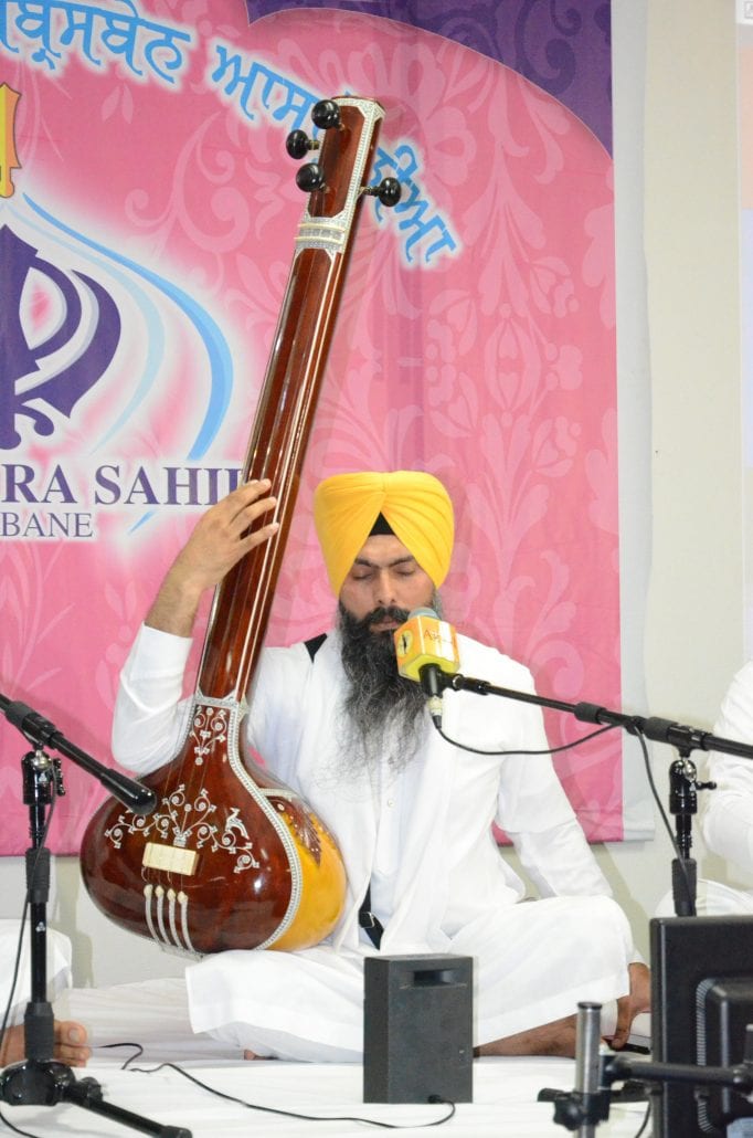 Kirtan with tanpura